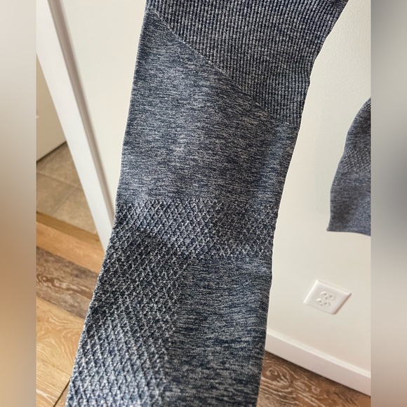 BuffBunny Sculpting Scrunch Leggings - Picture 3 of 3